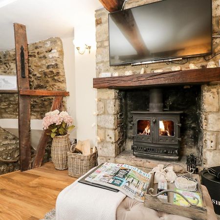 Corner Cottage Малмсбъри Екстериор снимка