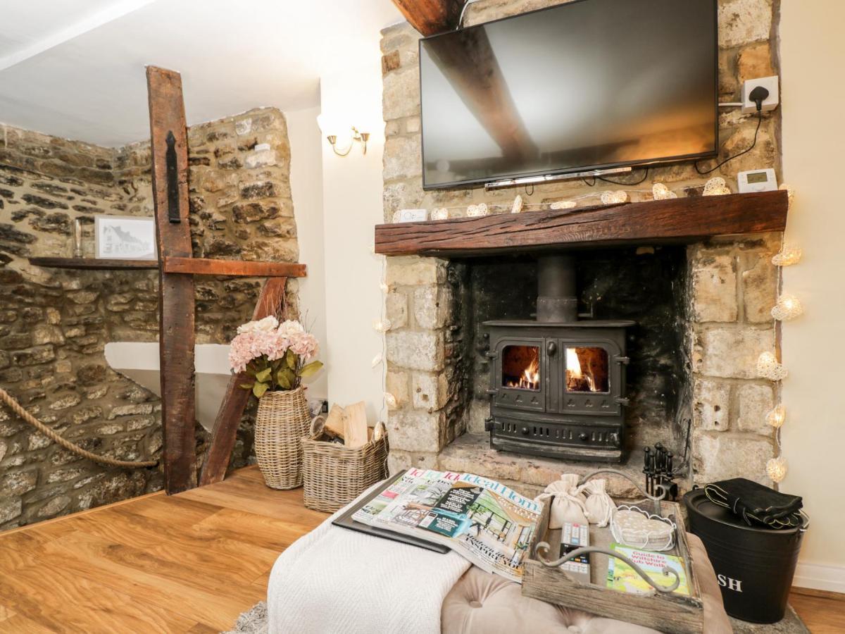 Corner Cottage Малмсбъри Екстериор снимка