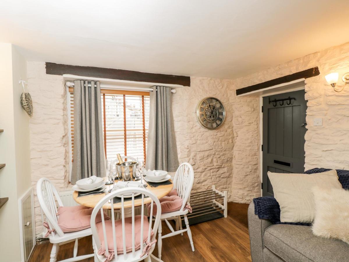 Corner Cottage Малмсбъри Екстериор снимка