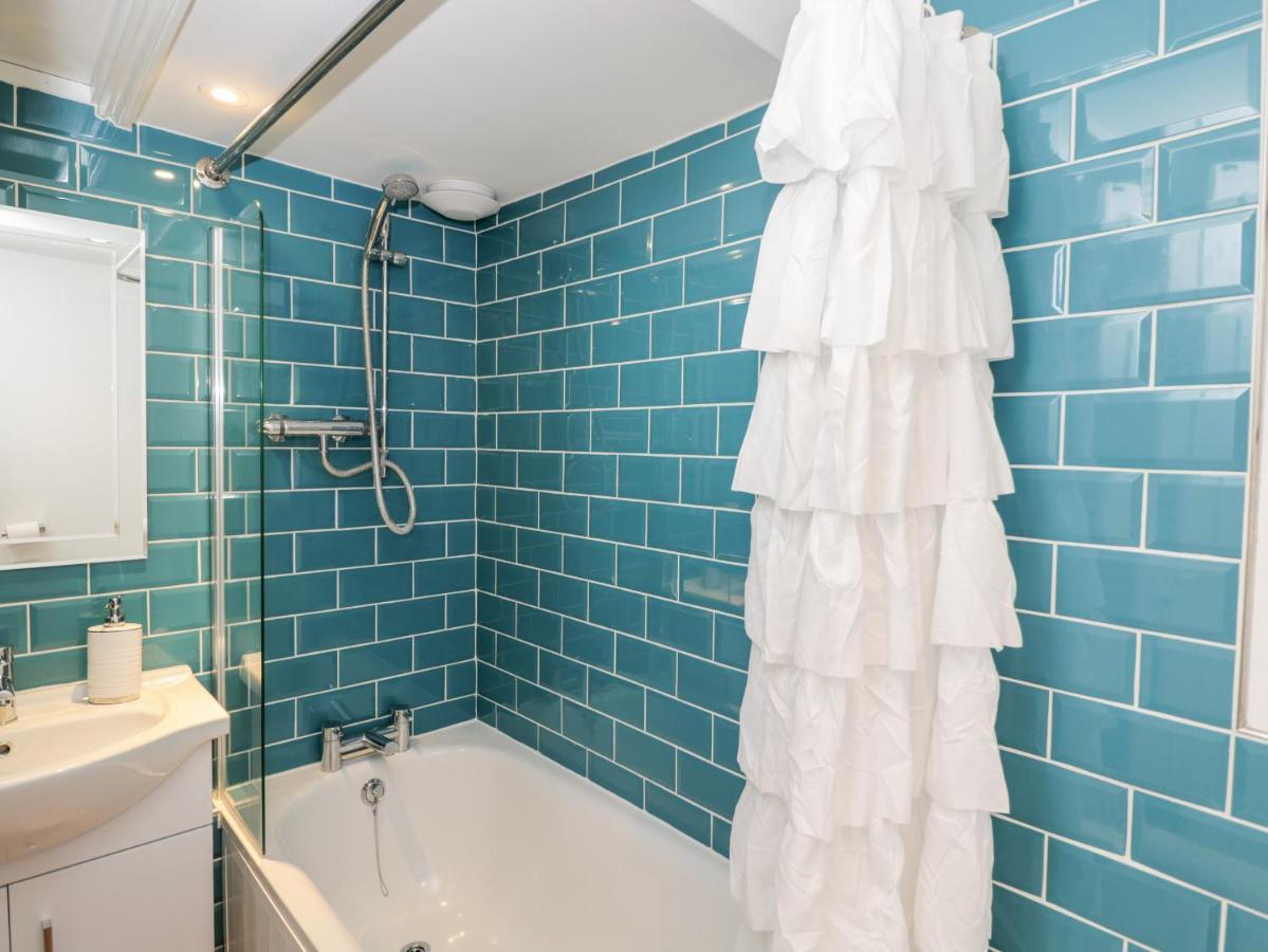 Corner Cottage Малмсбъри Екстериор снимка